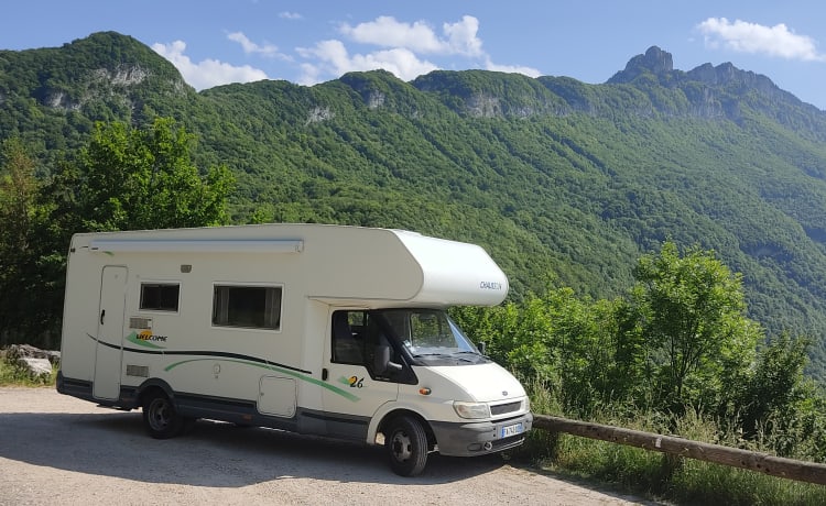 Sebastial – Overcab motorhome 6 places 7 beds