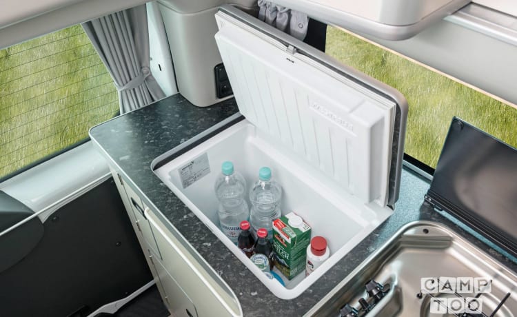 Luxury and complete bus camper - Ford Nugget Westfalia with lifting roof