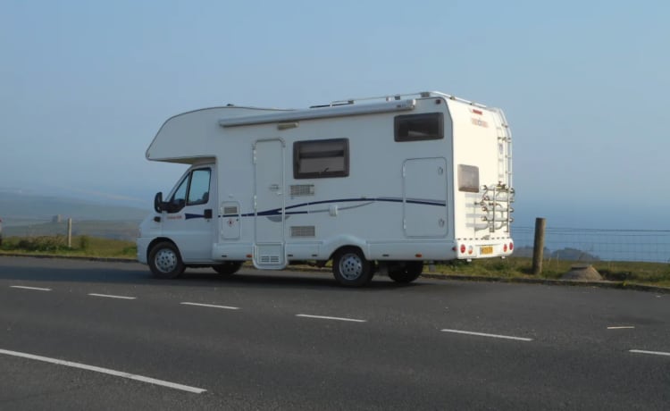 EASY 3 MOTORHOME HIRE JUST TURN UP AND GO