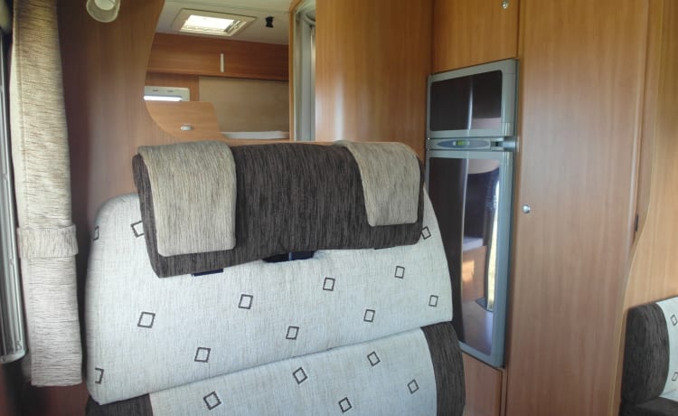 Schöner Familiencamper Chausson Flash 15