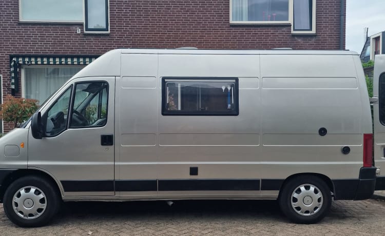 Tweede Hans – 2p Fiat bus uit 2003