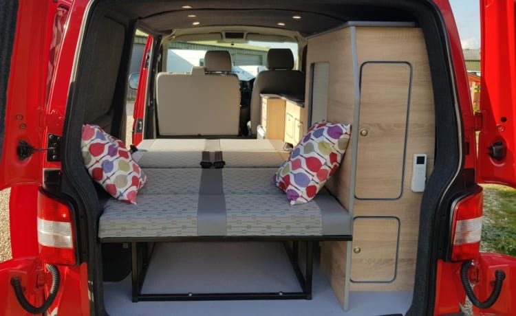 Camper VW T5.1 recentemente e completamente convertito