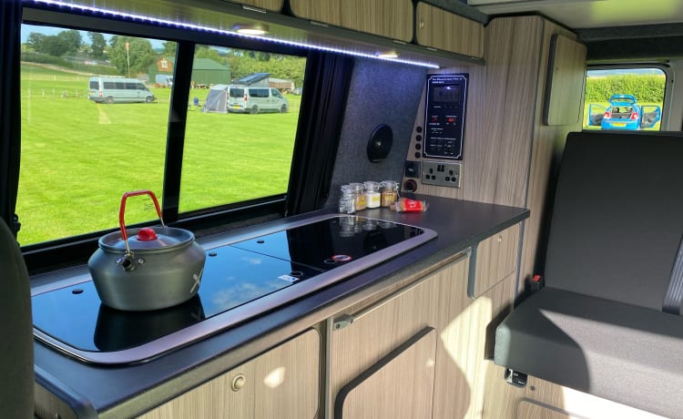 Daisy – 4 berth Volkswagen T6 Campervan - Newly Converted