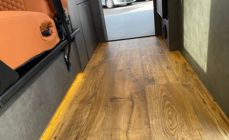 THUNDER – Stunning 2022 Luxury VW Crafter sleeps 4 - Liverpool