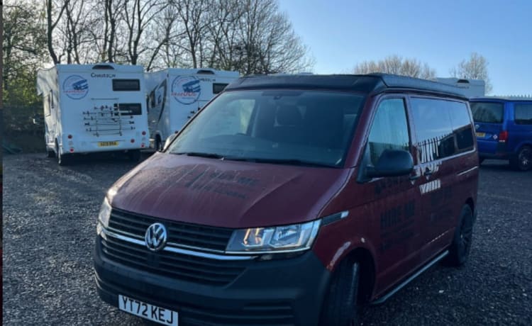 YT72KEJ NOMAD –  Nomadencamper met 4 slaapplaatsen