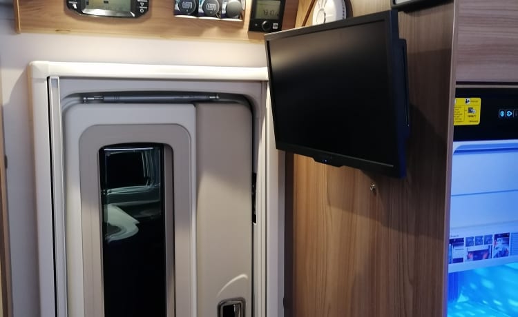 Swift Toscane – Extra geräumiges Wohnmobil Tuscany Swift für 4 Personen