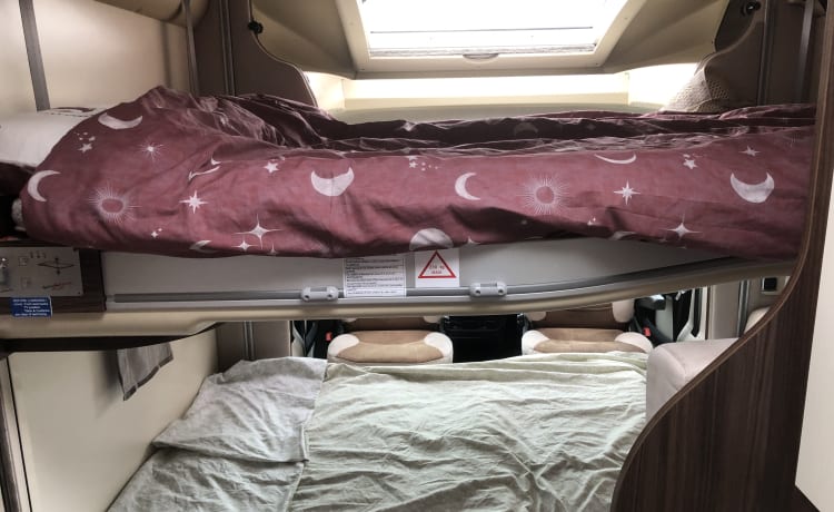 Beni – Rijd en geniet in onze comfortabele en compacte camper.