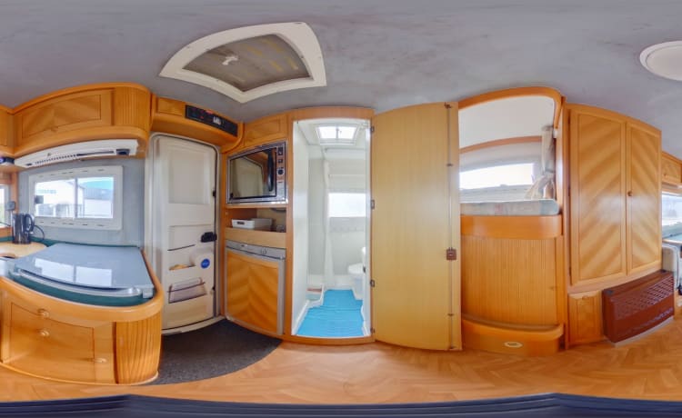 Freedom – Large family motorhome - Mobilvetta Euroyacht 175.