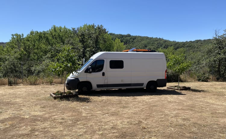 Otis – Camper autocostruito super accogliente