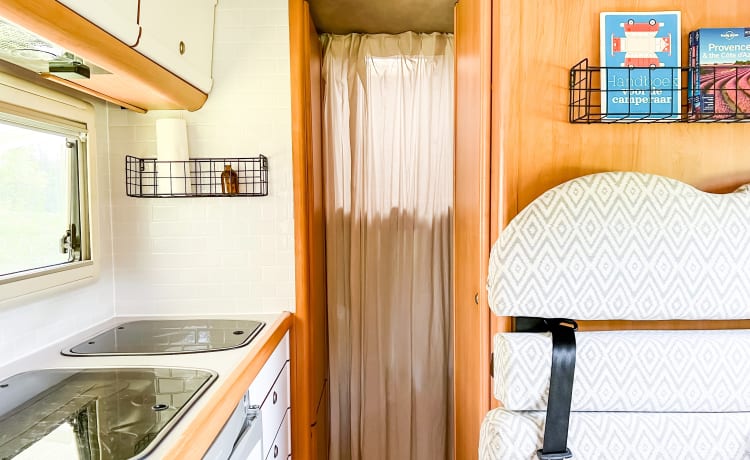 Perfect family camper with bunk bed