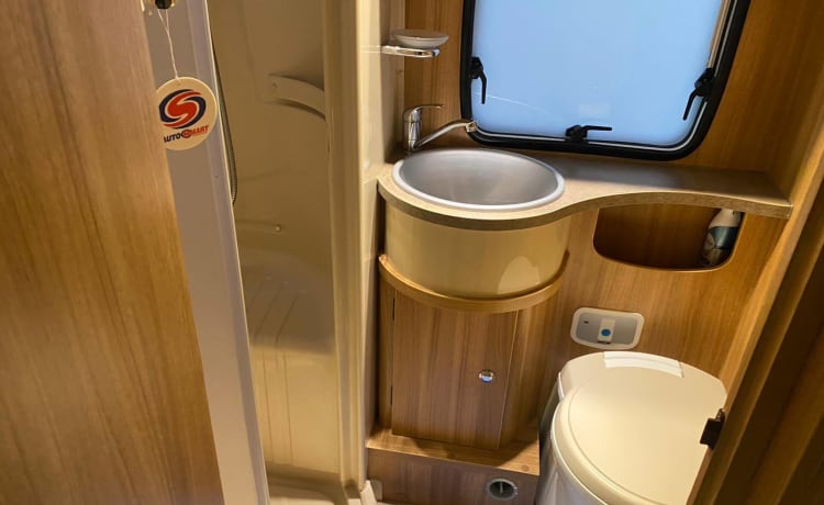 Charlie – Chausson Flash 25 mit 6 Schlafplätzen