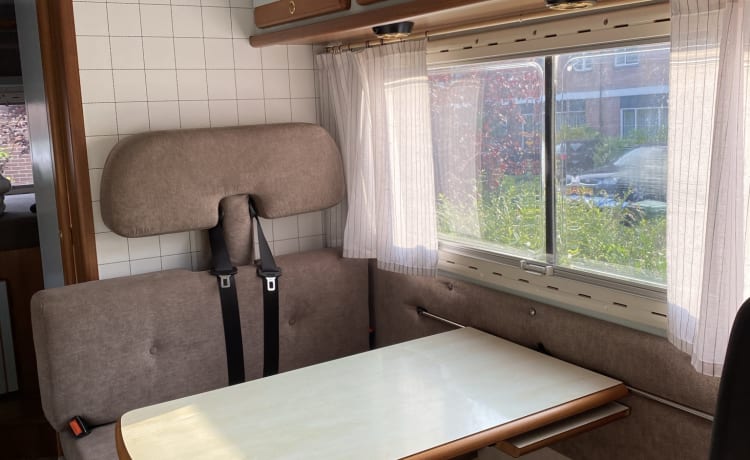 Comfortabele retro tour-camper.