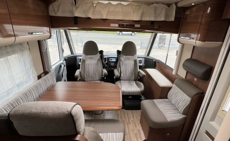  Luxury LMC integral with single beds and fold-down bed