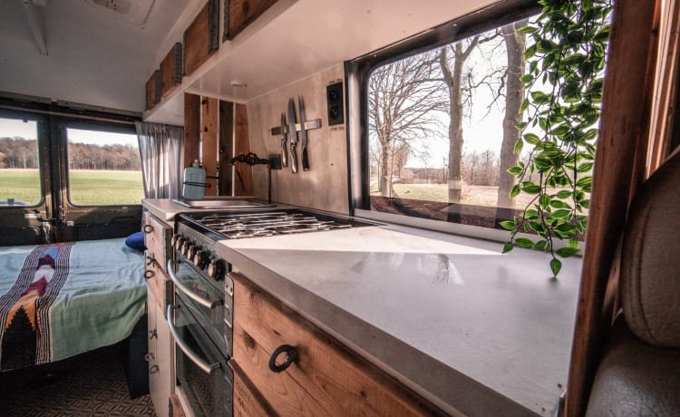 Pablo – Oldtimer brandweerbus & off grid camper