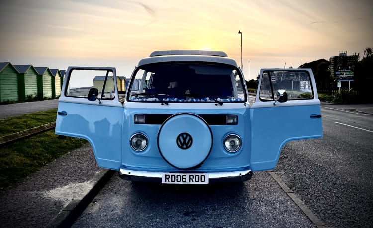 Scooby – Scooby - VW Braziliaanse T2 met 4 slaapplaatsen