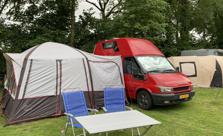 Het rode monster – Encastrable officiel Westfalia, idéal petit camping-car familial 5p