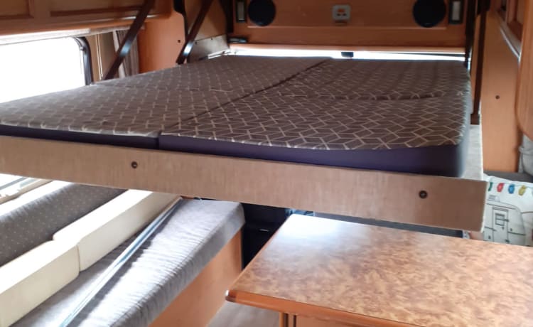 Cato – Complete Hymer camper met veel ruimte! (goed onderhouden)