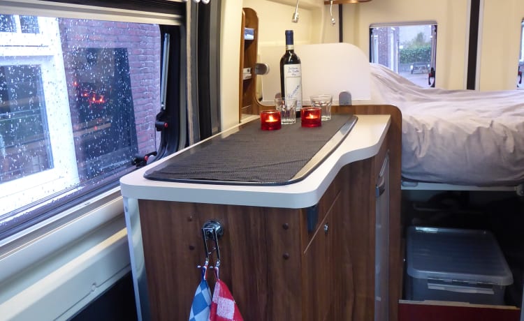 Soestdijk – 2 person bus camper from 2017, Roller Team Livingstone Prestige