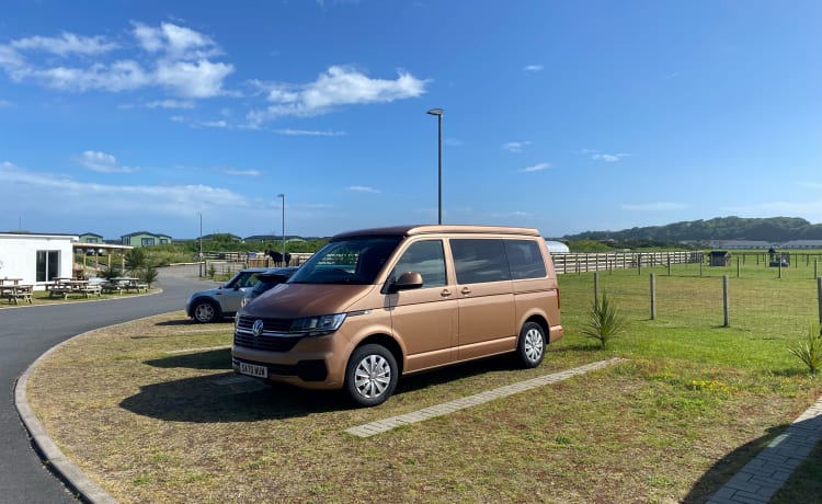 Cooper the Copper Camper – 4 berth Volkswagen bus from 2021