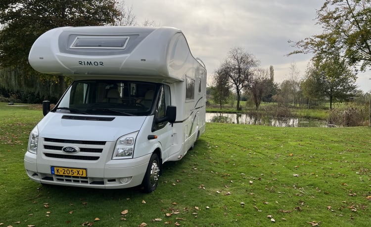 EXTRA BESCHIKBAARHEID – Camping-car spacieux pour 6 personnes avec toutes les commodités