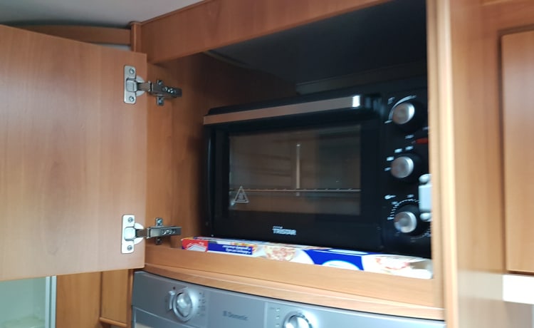 Camper – Hymer motorhome, 2 persons, fully equipped