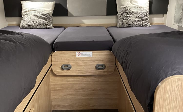 Bellissimo 4p Sunlight T68 con letti singoli e letto a scomparsa del 2022