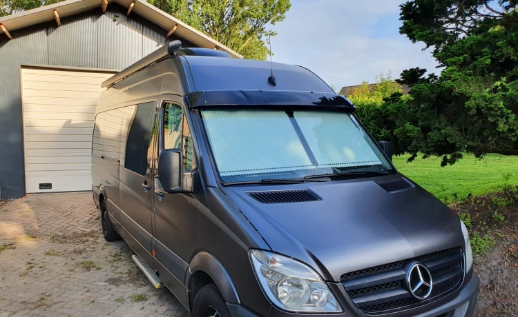 Bennie – 8p Mercedes (rolstoel)camperbus