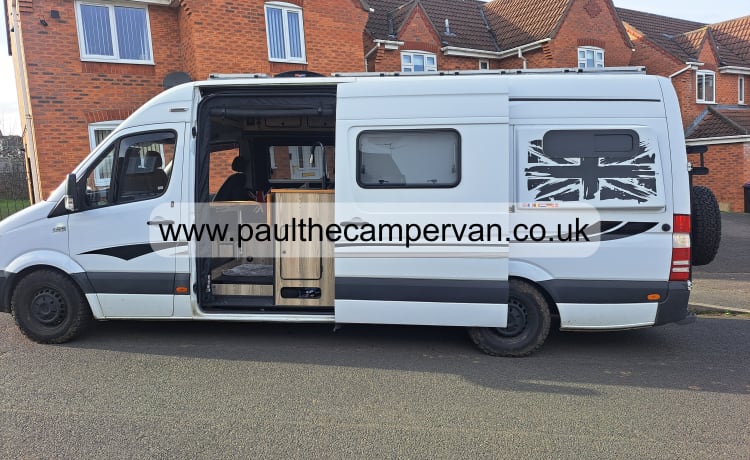 Paul – 2 1/2 berth Luxury Mercedes Campervan, with kennel - Inclusive Insurance