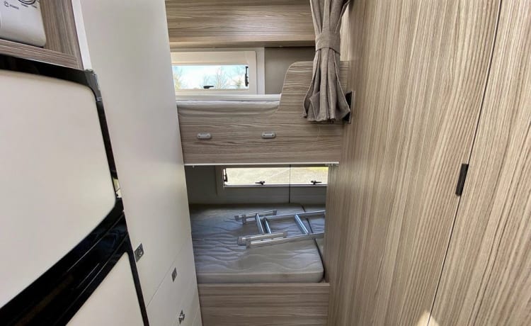 Benny – 4 berth Benimar Tessoro 413 Automatic - 2020