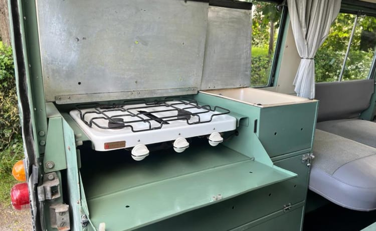 The Northumbrian Rover – 4 berth Land Rover rooftop from 1967