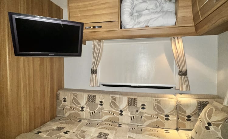 Querida  – 4 Birth Peugeot Boxer Motorhome 