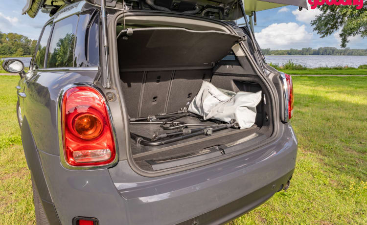 Camperman – Op avontuur met de Camperman: Mini Countryman met luxe daktent