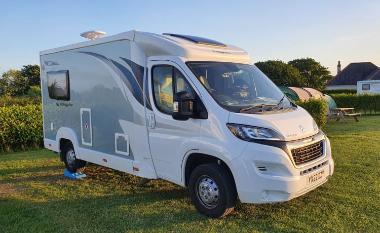 Daizy – Gloednieuwe luxe camper uit 2022, perfect voor 2 personen