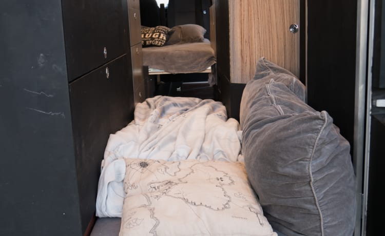 July – Camping-car de bus hors réseau unique - Luxueux, spacieux et entièrement autonome !