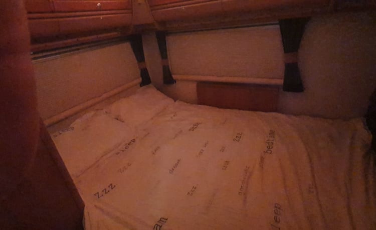 Mabel – 6 Berth Mercedes Auto-Trail 