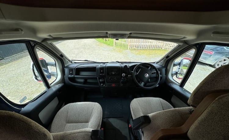 6 berth Swift Escape 696