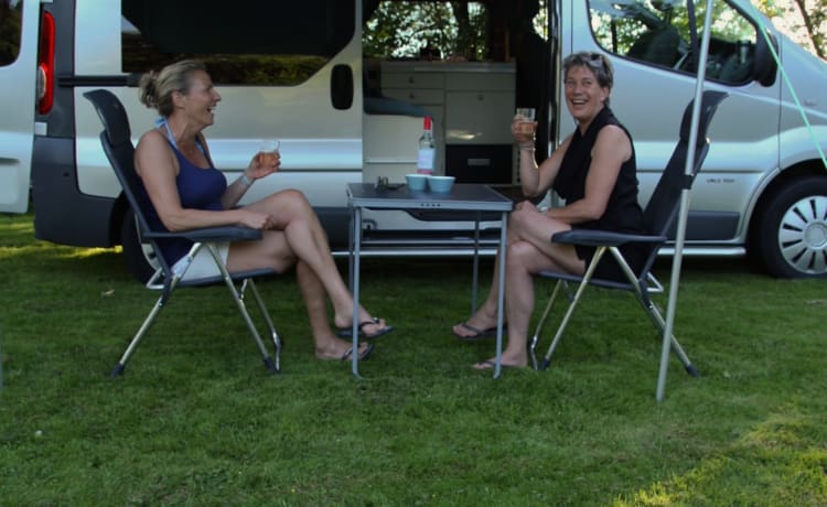 InneGer – Camping-car compact, pratique et confortable pour 2 personnes (bus) (extra long).