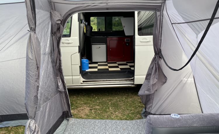 Vinnie – VW Campingbus T5