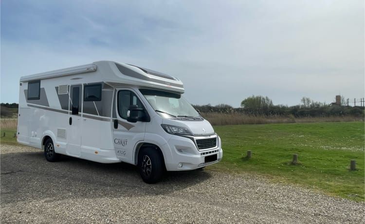 Huureenmobilhome – Nieuw McLouis Carat 470G van 2024