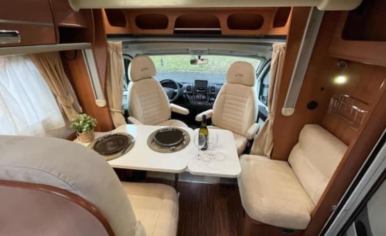 Laika – Very nice luxury Laika Hymer Camper