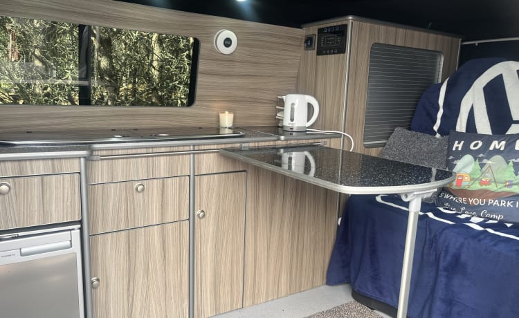 2-Bett-Wohnmobil Volkswagen T6 mit langem Radstand, Baujahr 2016