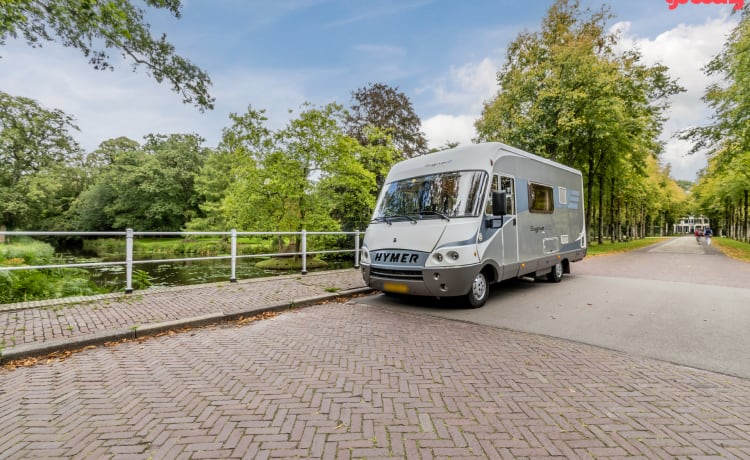 🚌 Spacious - neat and complete Hymer camper with 4 sleeping places 🌟