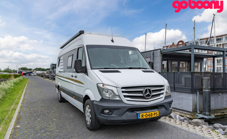 Luxe Camper Bus – MB Sprinter 2p avec Aut. et Climatisation