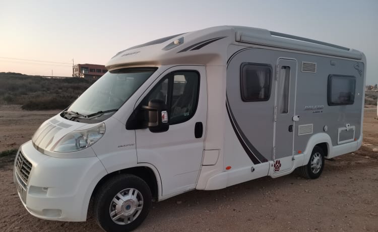 Bella – Luxe 4 geboortes swift camper