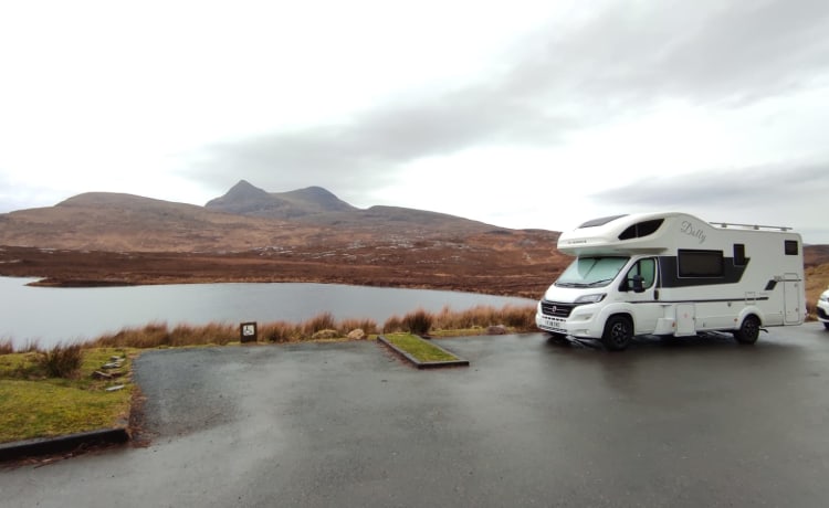 Dolly – Camping-car familial de luxe 7 naissance et vous pouvez avoir un kilométrage illimité au Royaume-Uni