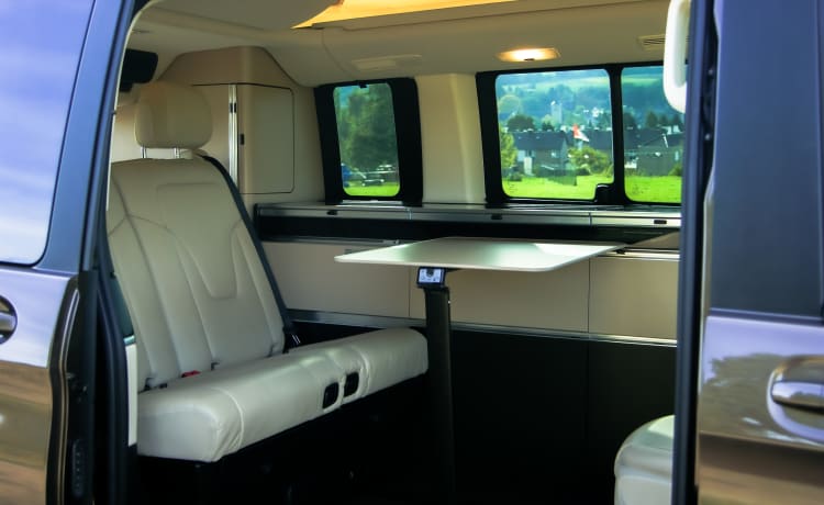 NOVACAMPER  – Ontdek het Ultieme Reisgenot met Onze Luxe Mercedes Camperbus!