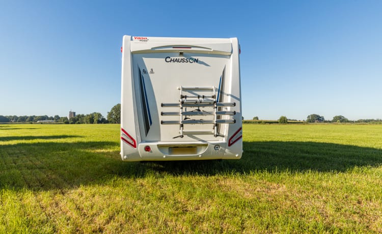 Camping-car bien équipé pour 4 personnes