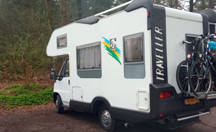 Schlankes KNAUS Traveller 4p, 5,5 m und doppelte Klimaanlage!