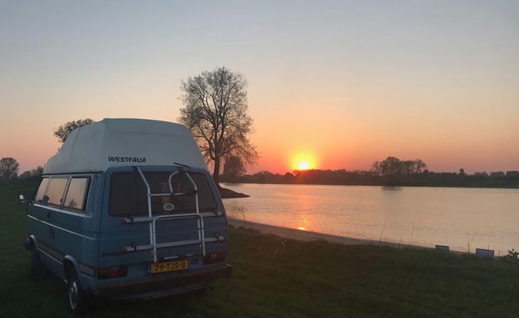 Mister Blue – Schöner nostalgischer Campervan Volkswagen zu vermieten