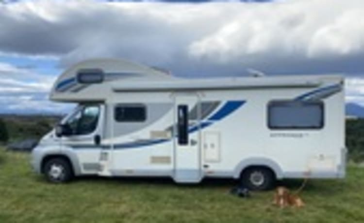 Gerty – Luxe camper met 6 slaapplaatsen